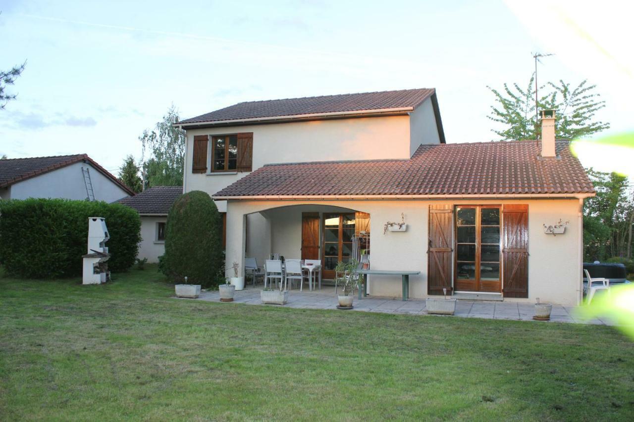 Les Ecureuils Bed & Breakfast Tramoyes Екстериор снимка