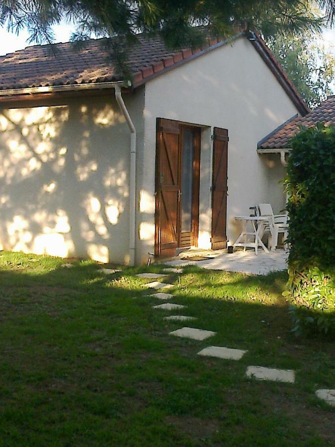 Les Ecureuils Bed & Breakfast Tramoyes Екстериор снимка